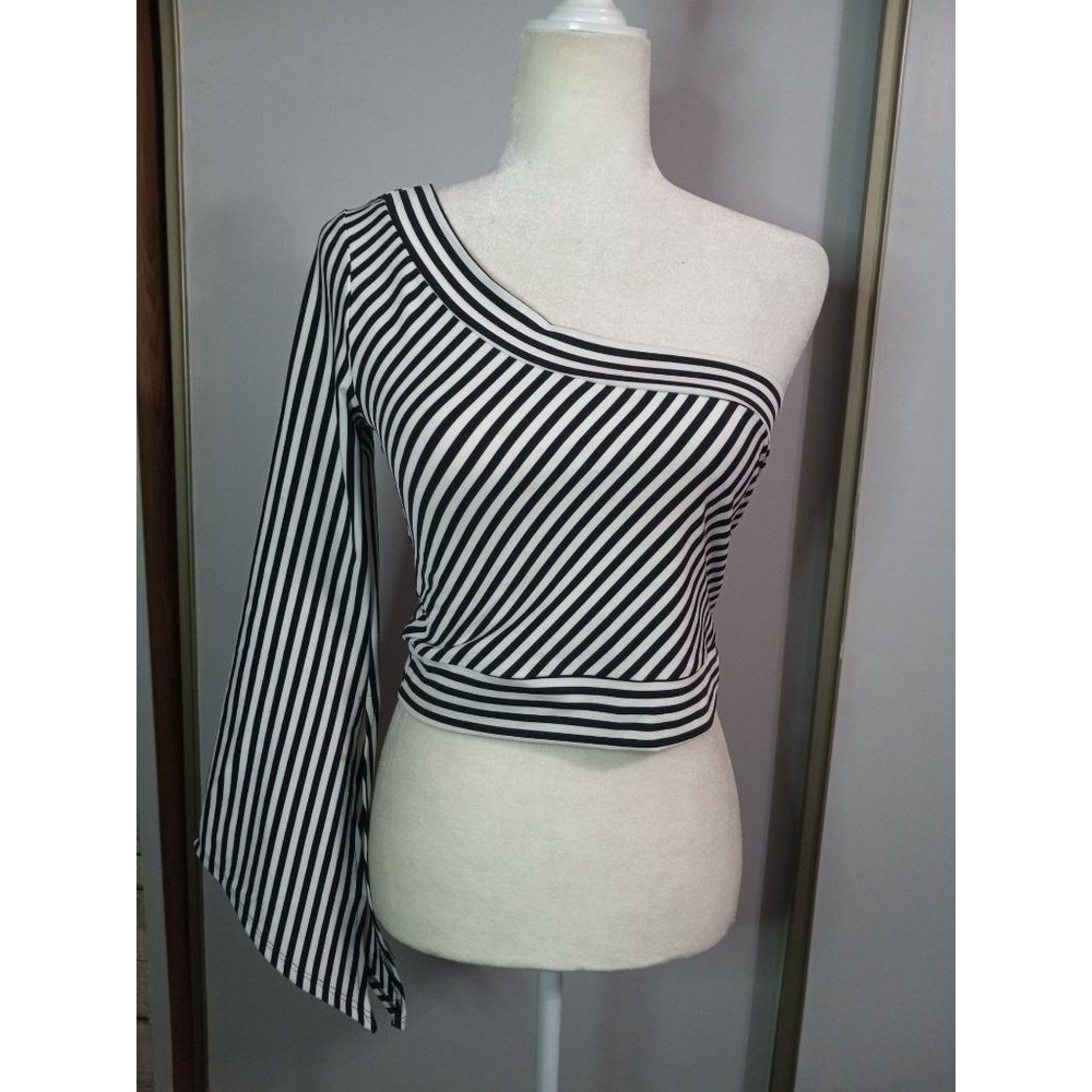 Helium Large Black White Strip One Shoulder Classic Going Out Occasion Crop Top